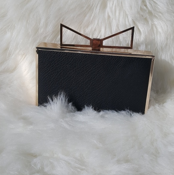 Handbags - Bow Clutch